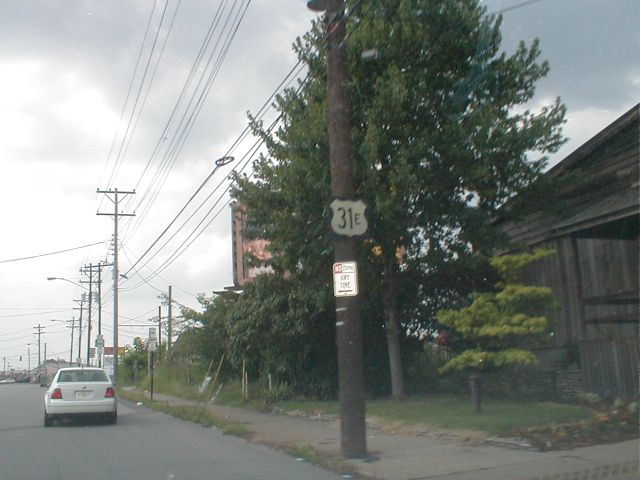 US 31E with the E in a smaller font. (June 29, 2001)