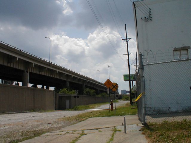 The I-64 viaduct west of downtown. (July 6, 2003)