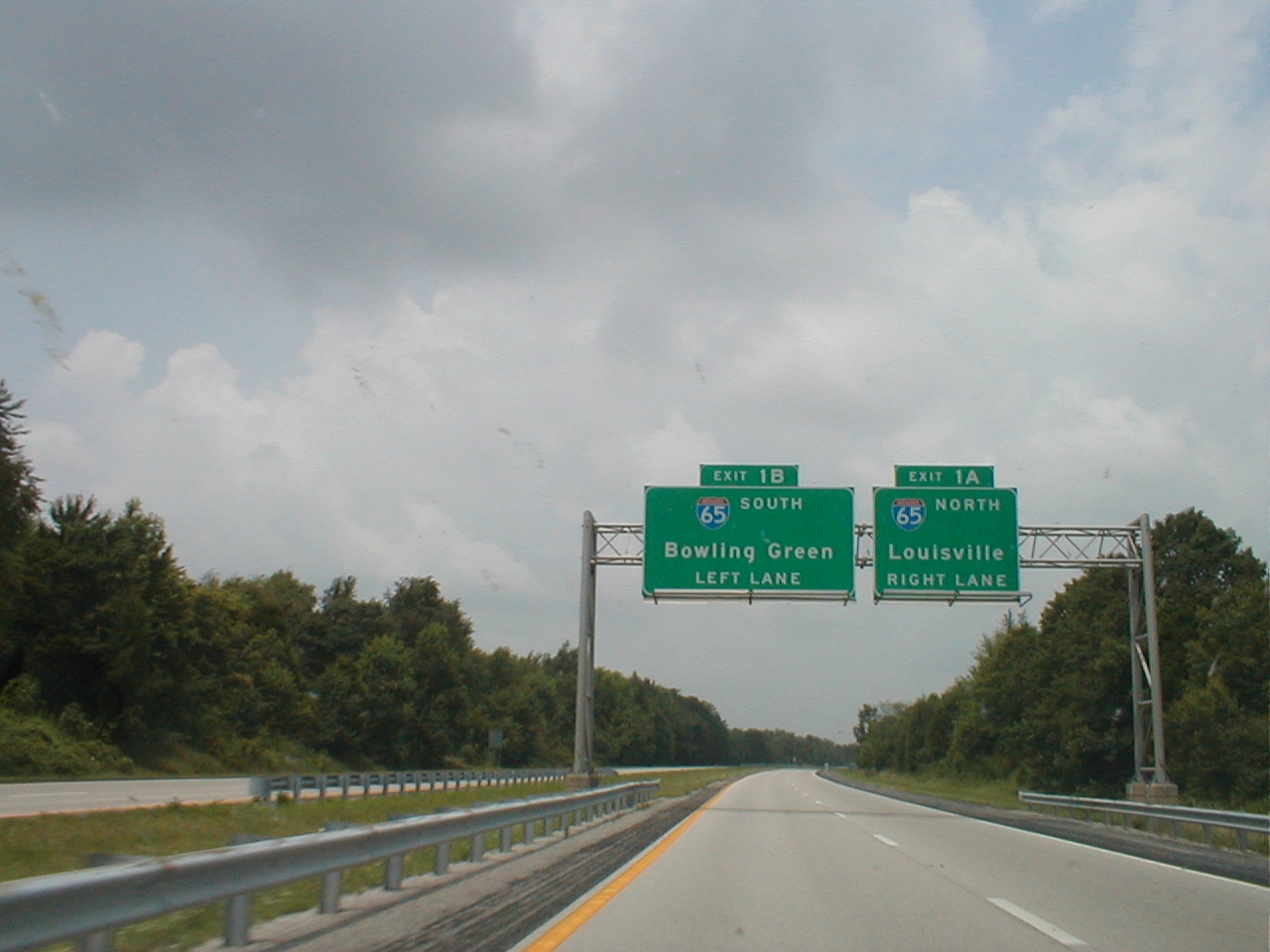 Signage for I-65 at the western terminus of the parkway.