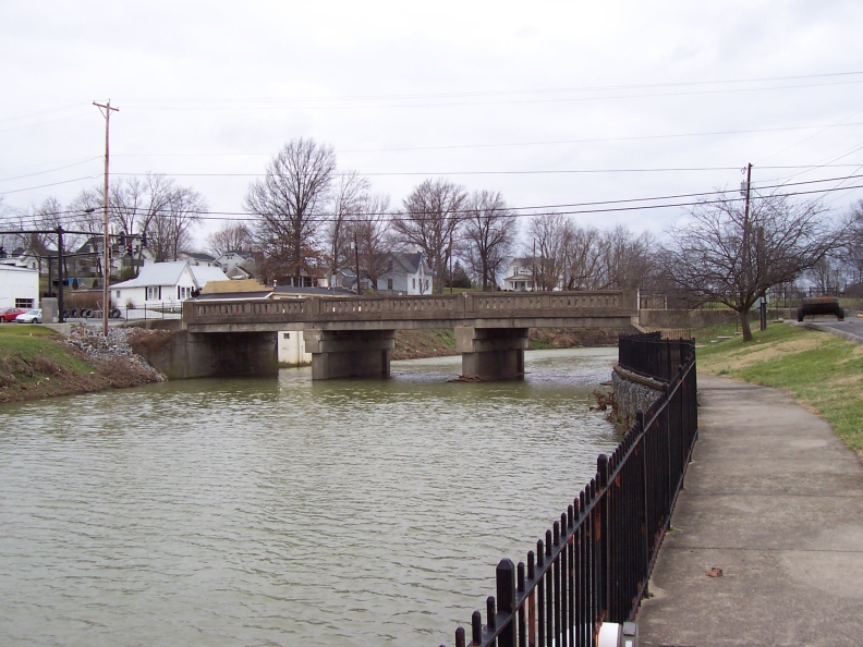 US 68/US 150/KY 52 bridge over the Chaplin River in Perryville.